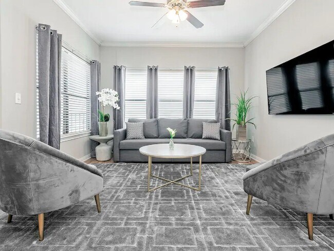 Photo - 4 Bedroom Condo In the UT Campus Area Unit 312