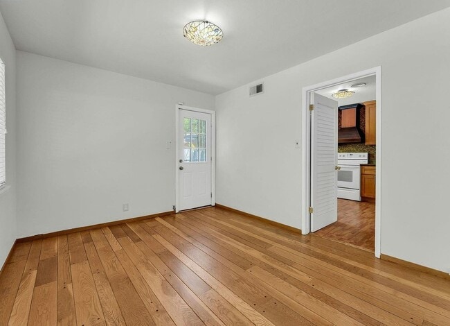 Photo - 8425 Pioneer Dr