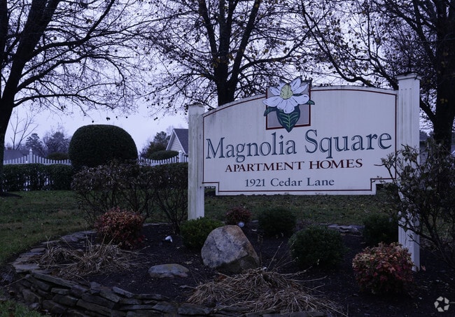 Magnolia Square Apartments - Magnolia Square Apartments