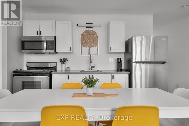 Photo - 4595 Queen St