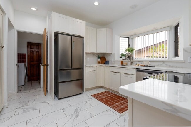 Photo - Beautiful Home in Royal Summit