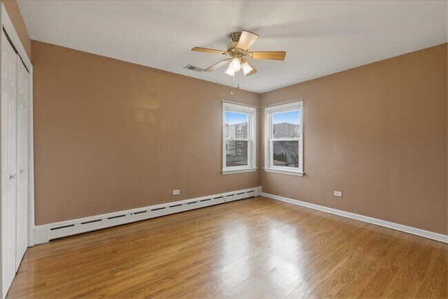 Photo - 3018 N Whipple St Unit 2