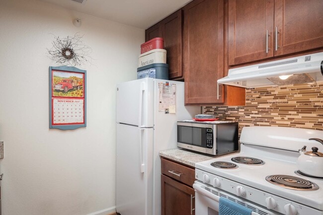 Photo - Shorewood Cove