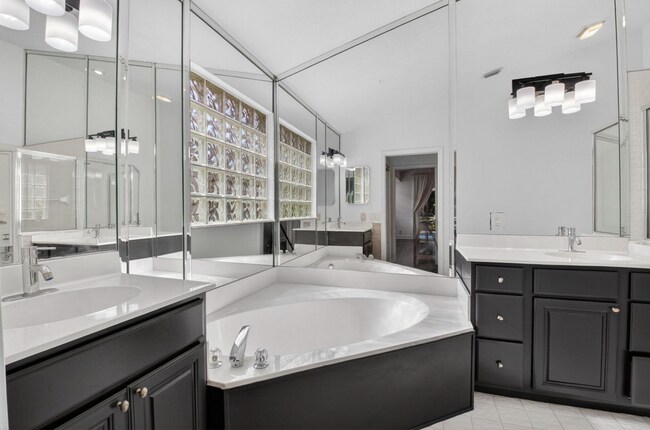Photo - 7558 Ironbridge Cir