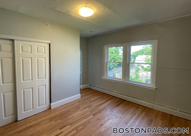 Photo - 233 Lafayette St Unit 4