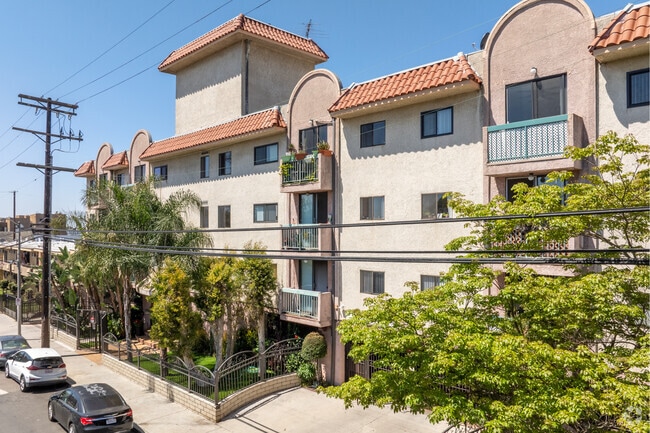Las Palmas Apartments
