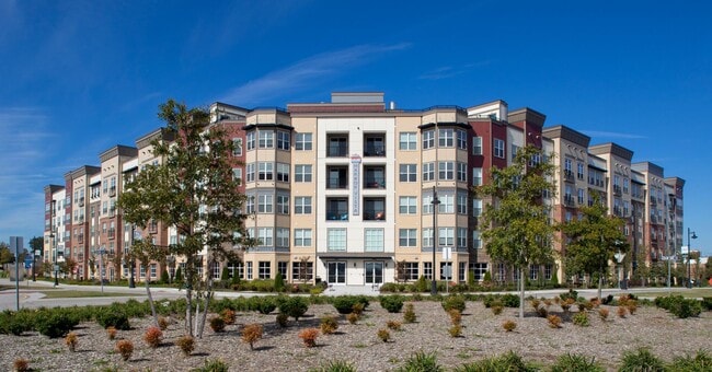 Building Photo - Harbor Vista at Crawford Street