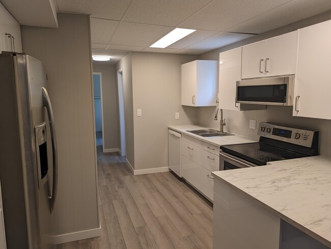 Photo - 45574 Lewis Ave