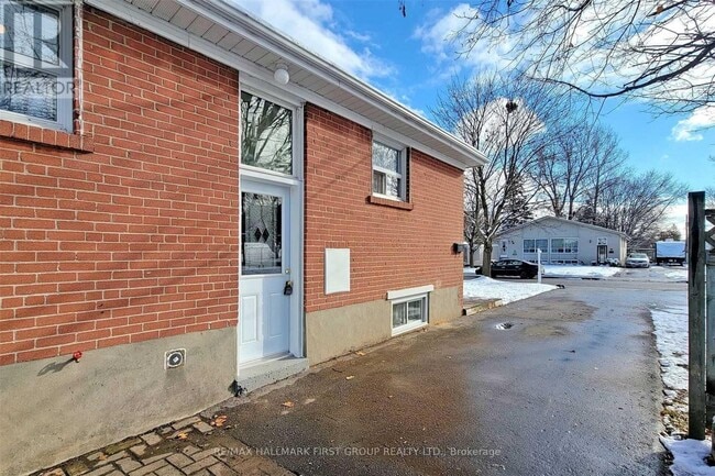 Photo - 62 Ambassador St