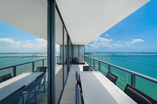 Building Photo - 788 NE 23rd St Unit 3101