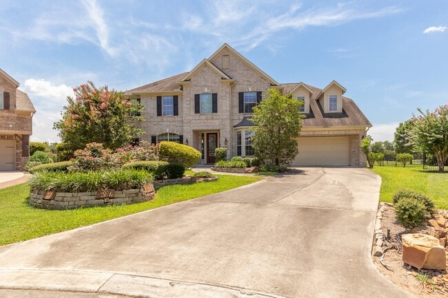 Building Photo - 162 W Hullwood Ct