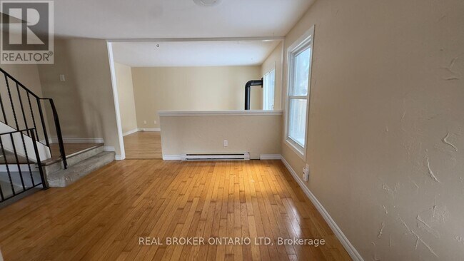 Photo - 230 Clarke Rd