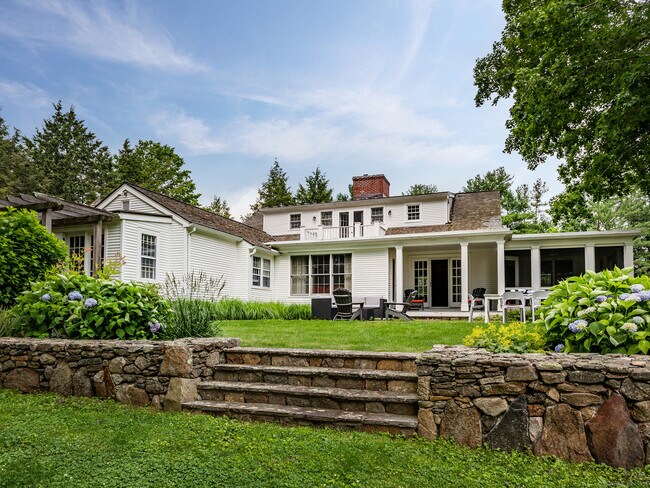 Photo - 61 Old Litchfield Rd