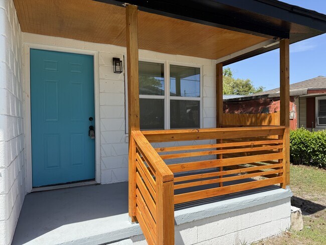 Photo - 239 Jenks St