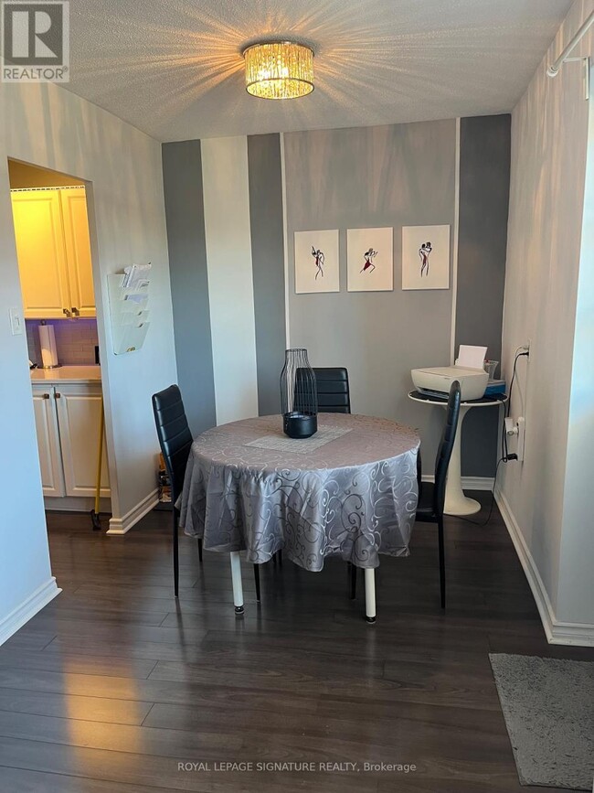 Photo - 2485 Woking Crescent Unit 303