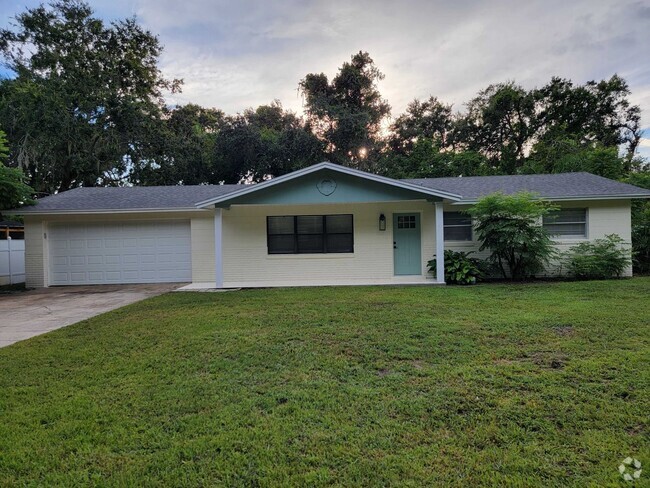Building Photo - Fully Remodeled 2 Bedroom 2 Bath Home ***S...