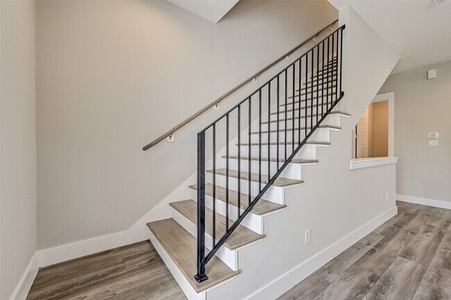 Photo - 1302 W 24th St