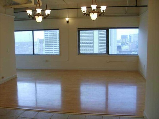 Building Photo - 120 Ralph McGill Blvd NE Unit 1511