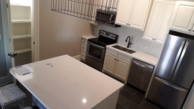 Photo - 405 24th St Unit 202