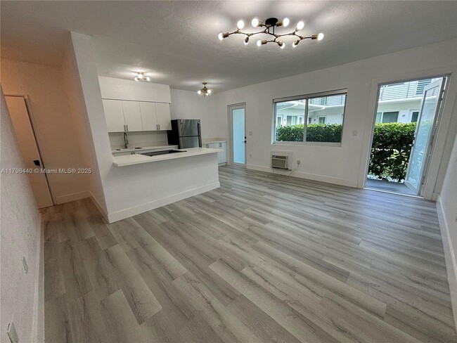 Photo - 9270 E Bay Harbor Dr Apartment Unit 4A