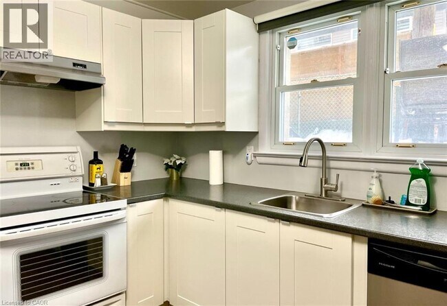 Photo - 479 Vernon Ave Unit 1