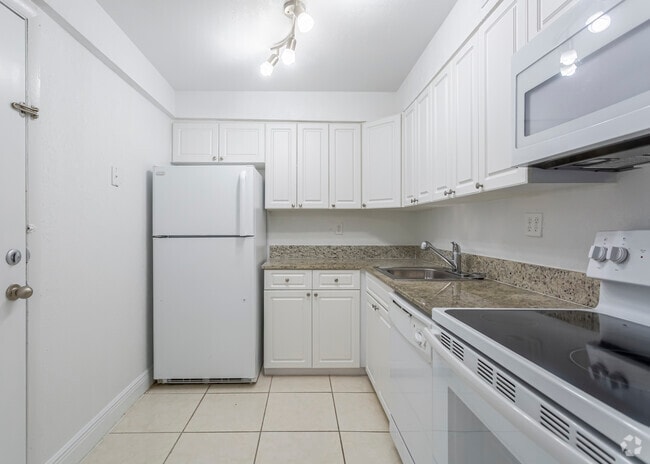 3 BDR / 2 BA - 1,295 Sq Ft