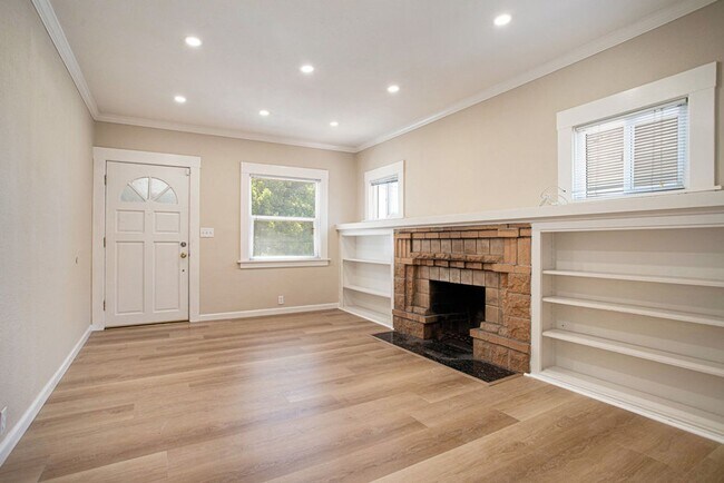 Photo - Eastman Ave. 3045-3047 Unit 3047