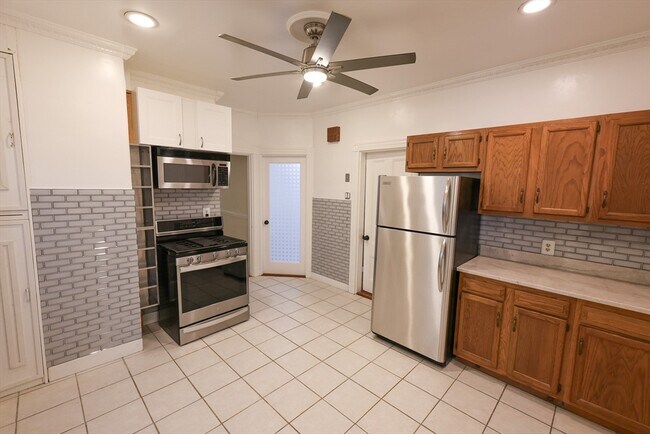 Building Photo - 369 Savin Hill Ave Unit 1 Rental