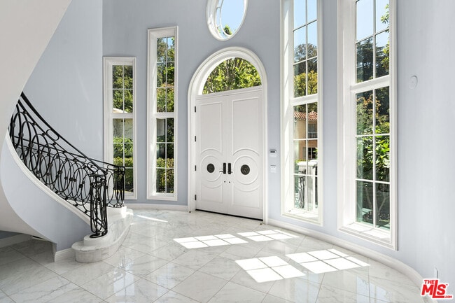 Photo - 1357 Schuyler Rd