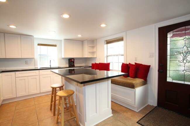 Photo - 3316 Upperline St Unidad 102