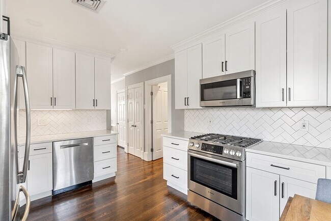 Photo - 176 Bowen St Unit 3