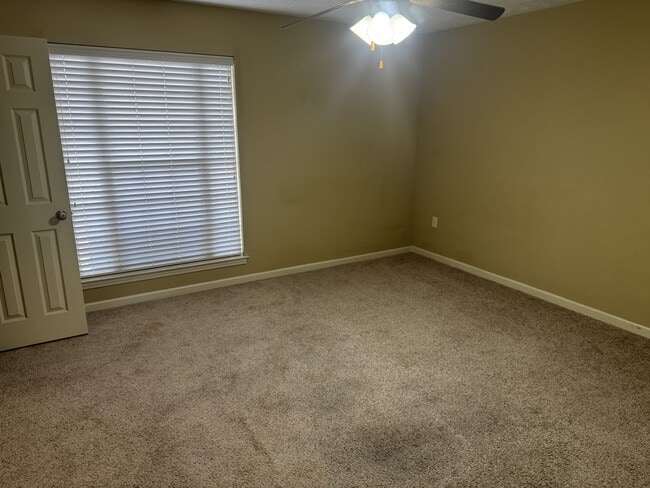 Photo - 915 Wineberry Rd