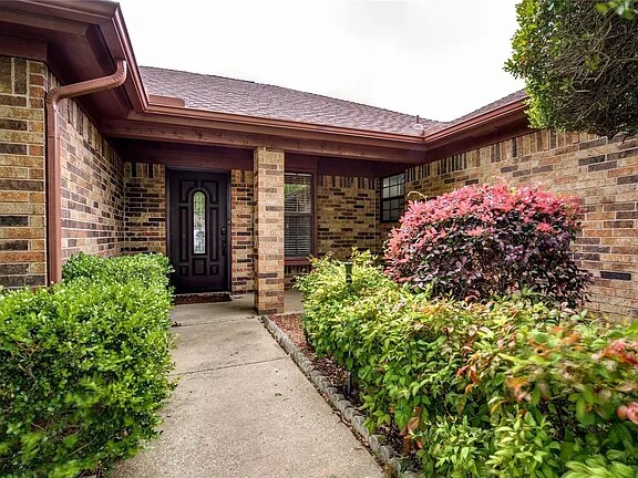 Photo - 8966 Hialeah Cir S