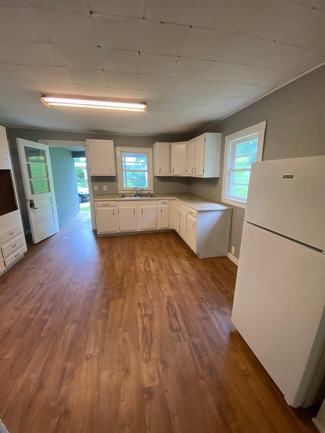 Photo - 126 Lakeview Dr