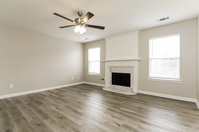 Photo - 3268 Quincey Crossing