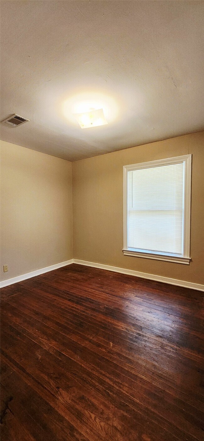 Photo - 222 Winding Way St