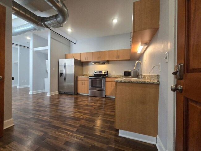 302 W Commercial St Unidad 206F