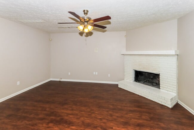 Photo - 8912 Saddlewood Dr