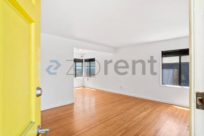Photo - Unit 905