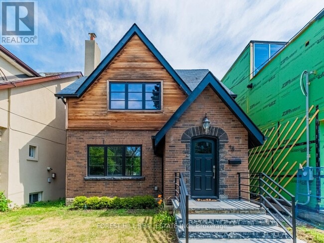18 Sunnybrae Crescent