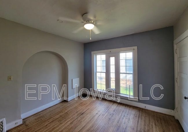 Photo - 511 S Frederick Ave
