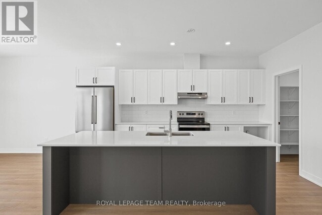 Photo - 1108 Moore St