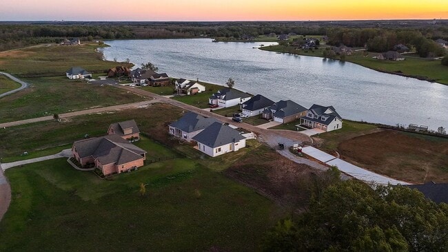 Photo - 96 Breezeway Cove