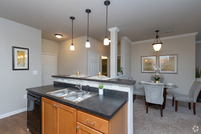 2BR, 2BA - 1,041SF - Kitchen