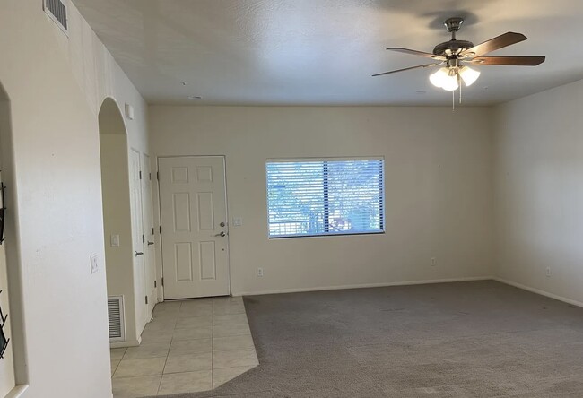 Photo - 4220 N Montezuma Ave Unidad #9