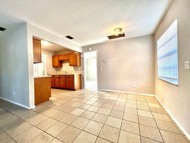 Photo - 2260/2262 Stella St. Unit 2260