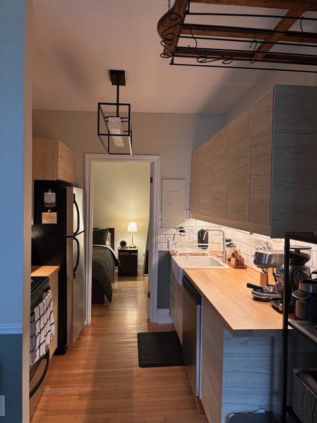 Photo - 5393 Victoria Rd Unit 211