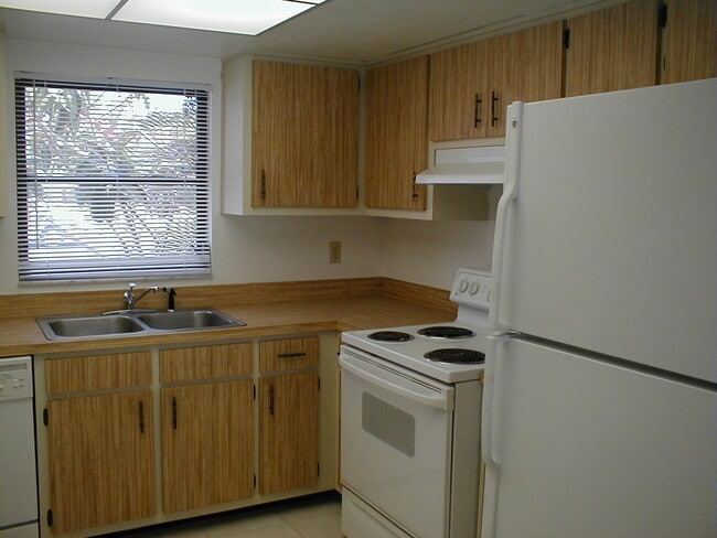 Building Photo - 27600 Southview Drive Unit #152