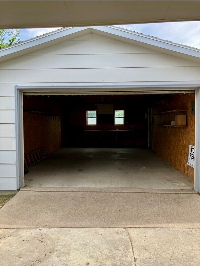 Photo - 708 W Hall St