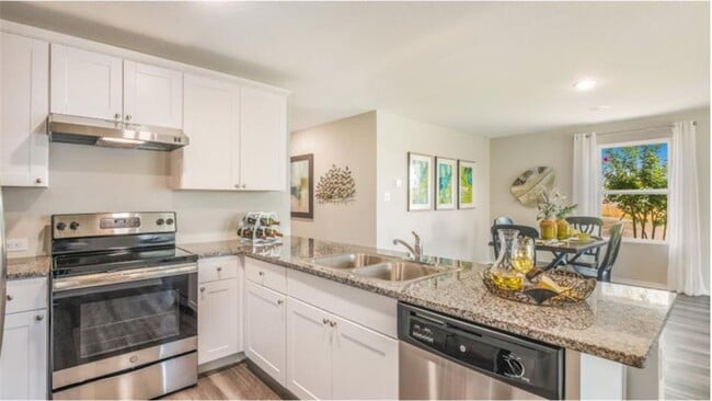 Photo - 2864 Rosefinch